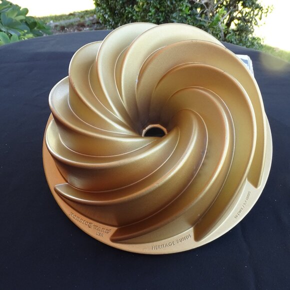 NORDIC WARE-USA Heritage Bundt Cake Pan. 10 Cups/2.4 Liters. Heavy Metal. Gold. - Picture 1 of 7